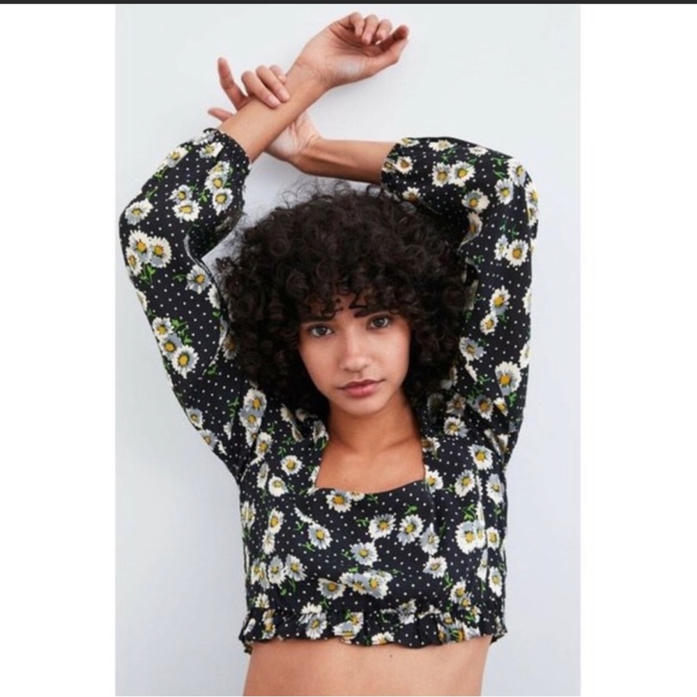 ZARA NWT daisy crop top